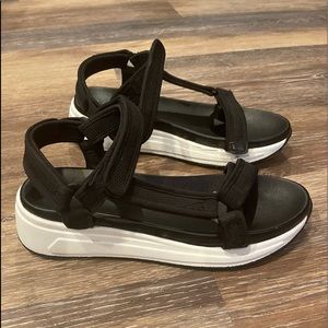ESPRIT | Y2K platform sporty sandals